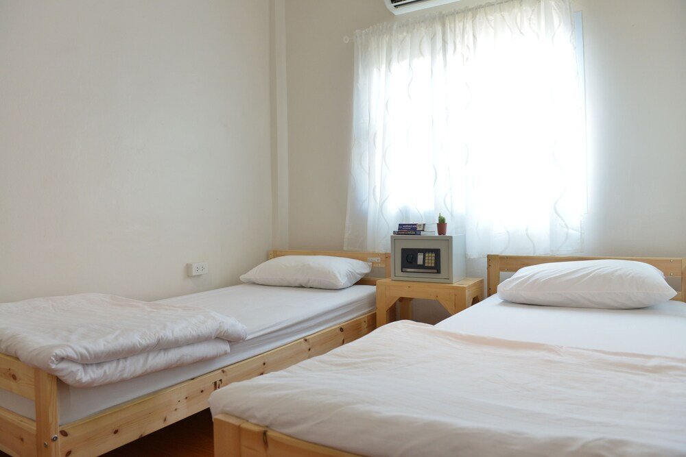 PanPan Hostel Bangkok Room Type - Twin Room with Shared Bathroom