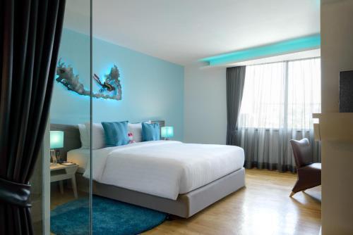 The Xtreme Suites - Tap to explore photos