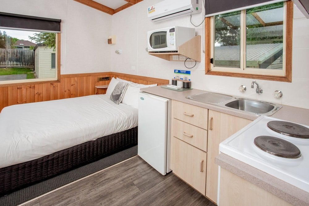BIG4 Melbourne Holiday Park Room Type - One Bedroom Cabin - Four Berth