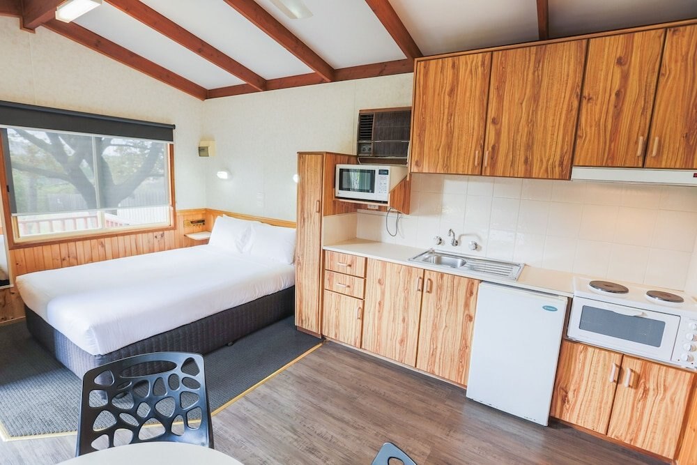 BIG4 Melbourne Holiday Park Room Type - One Bedroom Cottage - Four Berth BIG4 Melbourne Holiday Park Room Type - One Bedroom Cottage - Four Berth