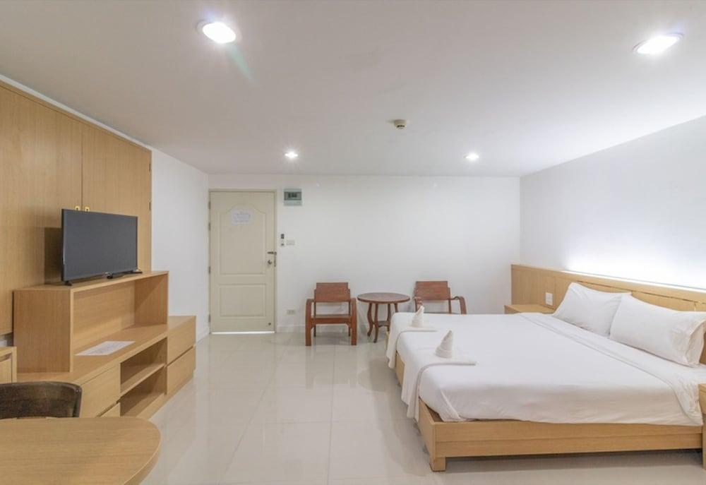 Townhouse Siam Privi Hotel Room Type - Deluxe Double