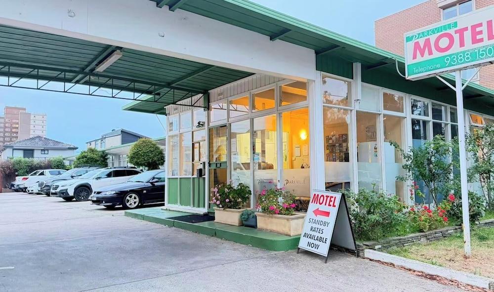 Parkville Motel