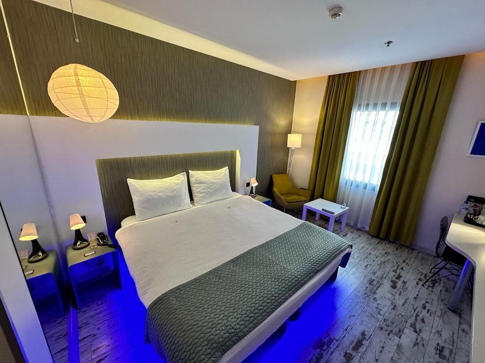 Tempo Hotel 4. Levent Istanbul - Tap to explore photos