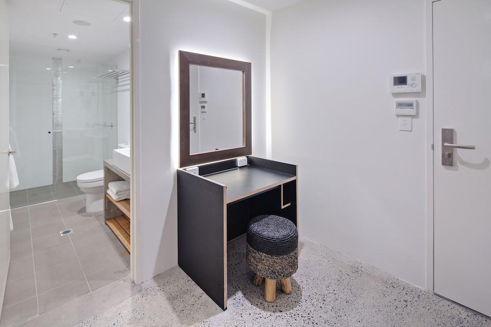Zara Tower Hotel Room Type - Superior Suite, 1 King Bed
