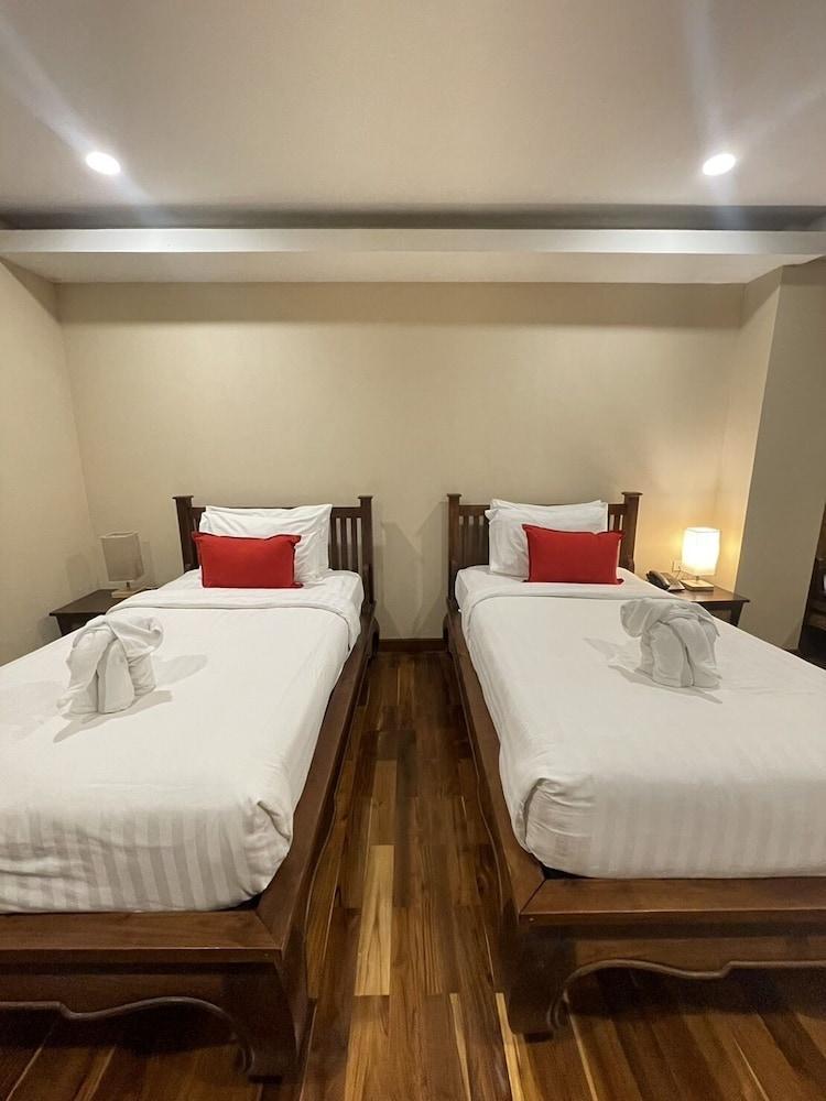 Yotaka Boutique Hotel Bangkok Room Type - Triple Room