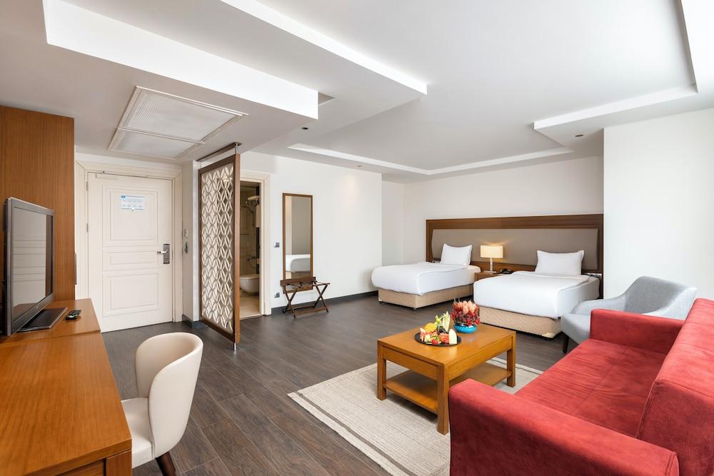 Miracle Istanbul Asia Airport Hotel & Spa Room Type - Executive Room