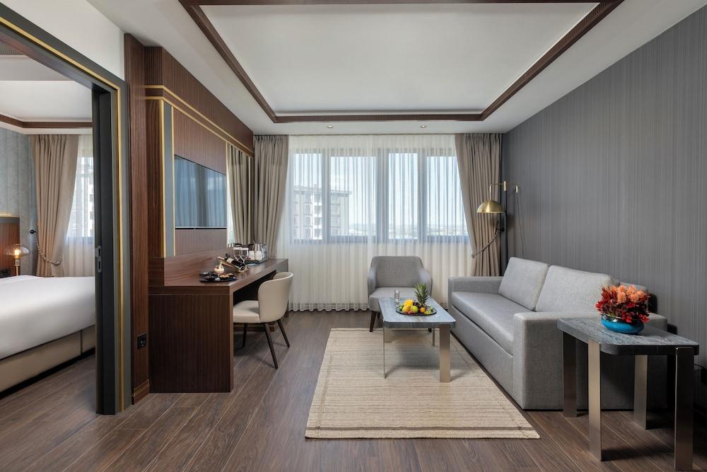 Miracle Istanbul Asia Airport Hotel & Spa Room Type - Premium Deluxe Room