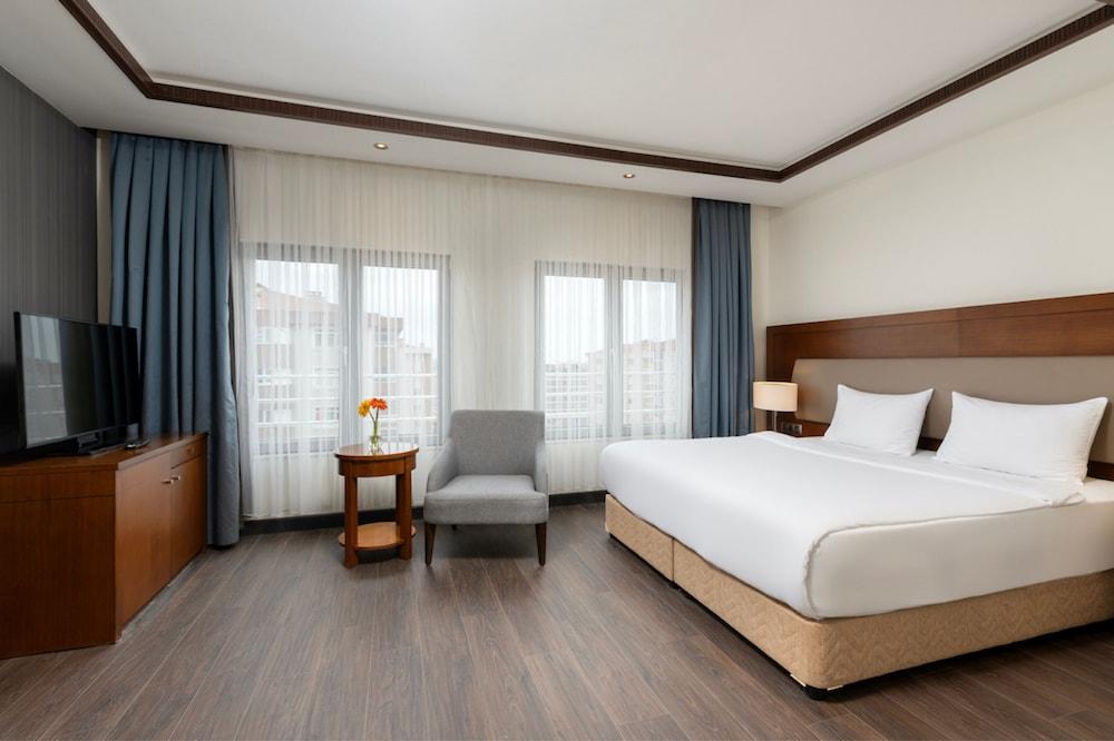 Miracle Istanbul Asia Airport Hotel & Spa Room Type - King Suite Junior