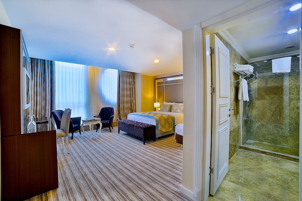 Hotel Monaco Room Type - Triple Room Hotel Monaco Room Type - Triple Room