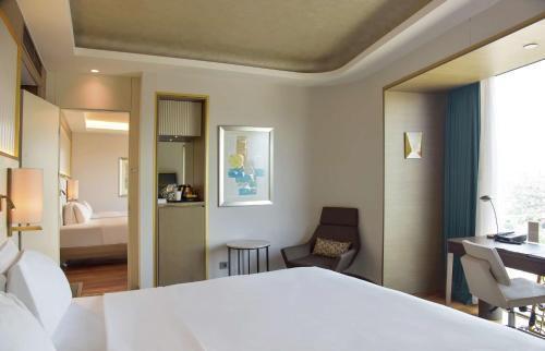 Hilton Istanbul Kozyatagi Room Type - Family Room - Lounge Access