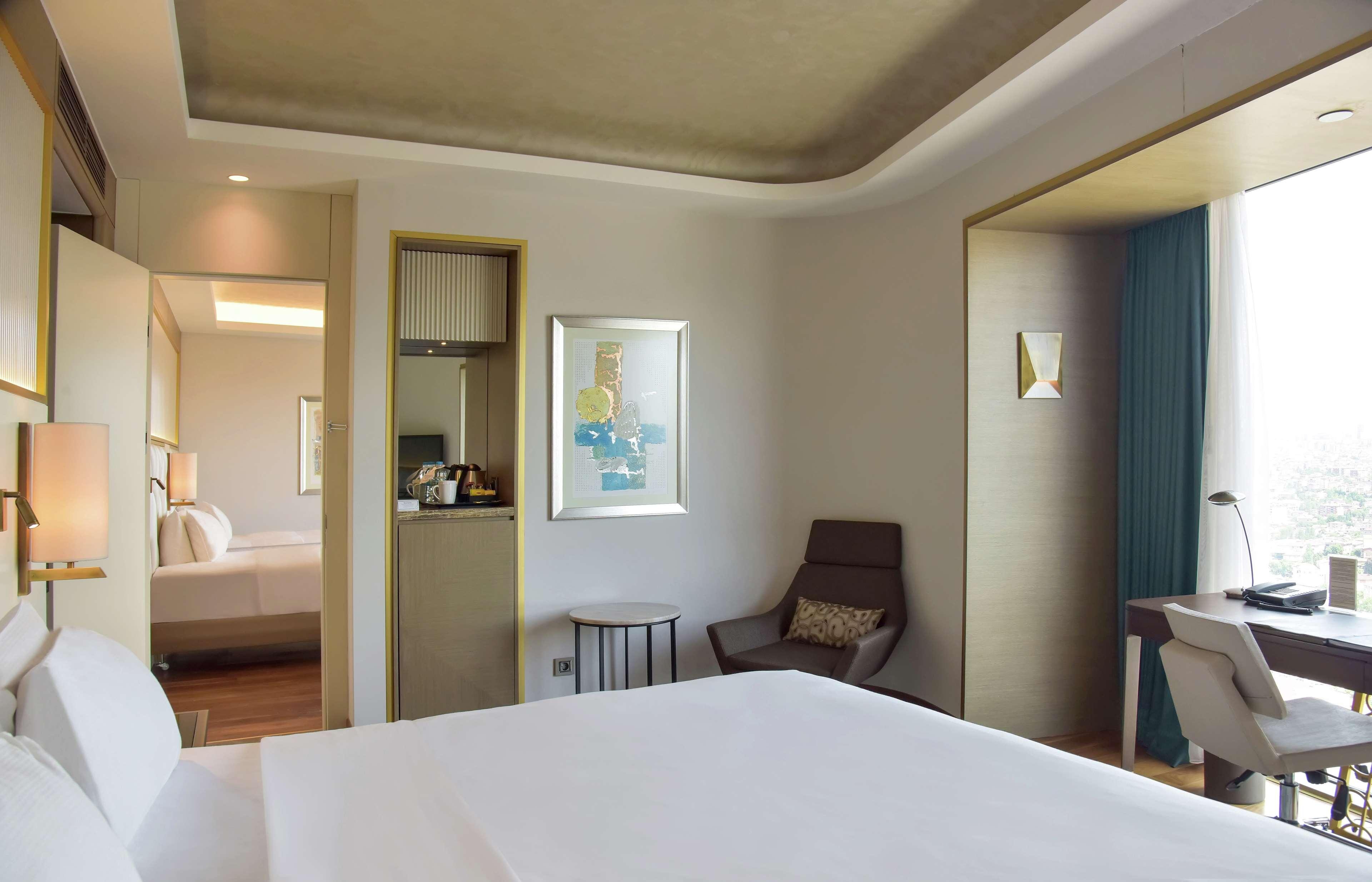 Hilton Istanbul Kozyatagi Room Type - EXECUTIVE FAMILY ROOM