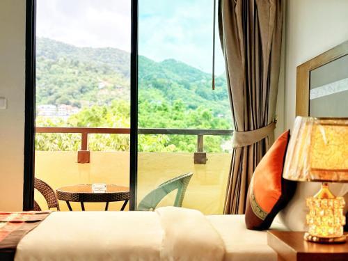 Patong V Hotel Room Type - Family Suite with Balcony
