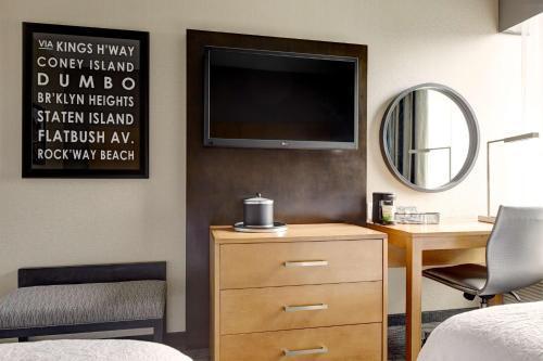 Hampton Inn Brooklyn Downtown NY - Tap to explore photos