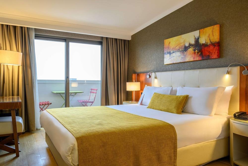 Ramada Istanbul Grand Bazaar Room Type - Room, 2 Twin Beds, Non Smoking, Terrace