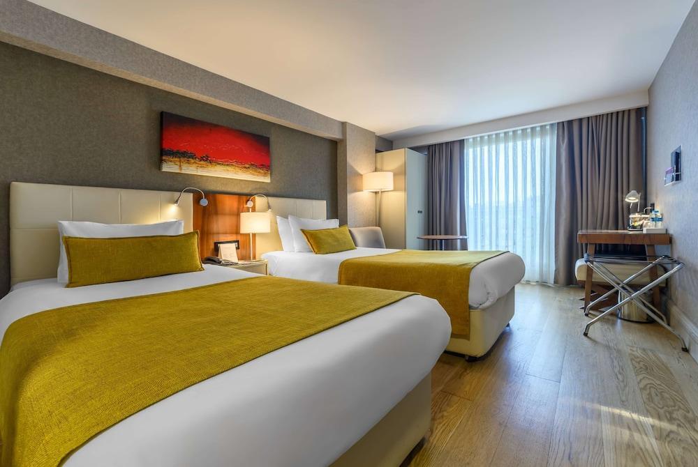 Ramada Istanbul Grand Bazaar Room Type - 2 Single Beds, Standard Room, Non-Smoking