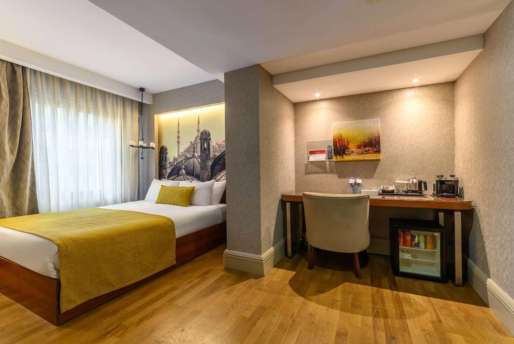 Ramada Istanbul Grand Bazaar Room Type - Superior Room, 1 Double Bed, Non Smoking Ramada Istanbul Grand Bazaar Room Type - Superior Room, 1 Double Bed, Non Smoking