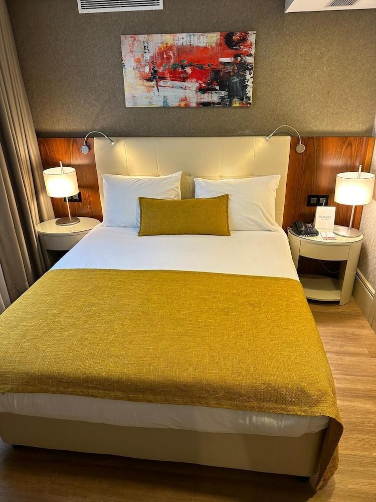 Ramada Istanbul Grand Bazaar Room Type - Family Room, 1 King Bed with Sofa bed, Non Smoking Ramada Istanbul Grand Bazaar Room Type - Family Room, 1 King Bed with Sofa bed, Non Smoking