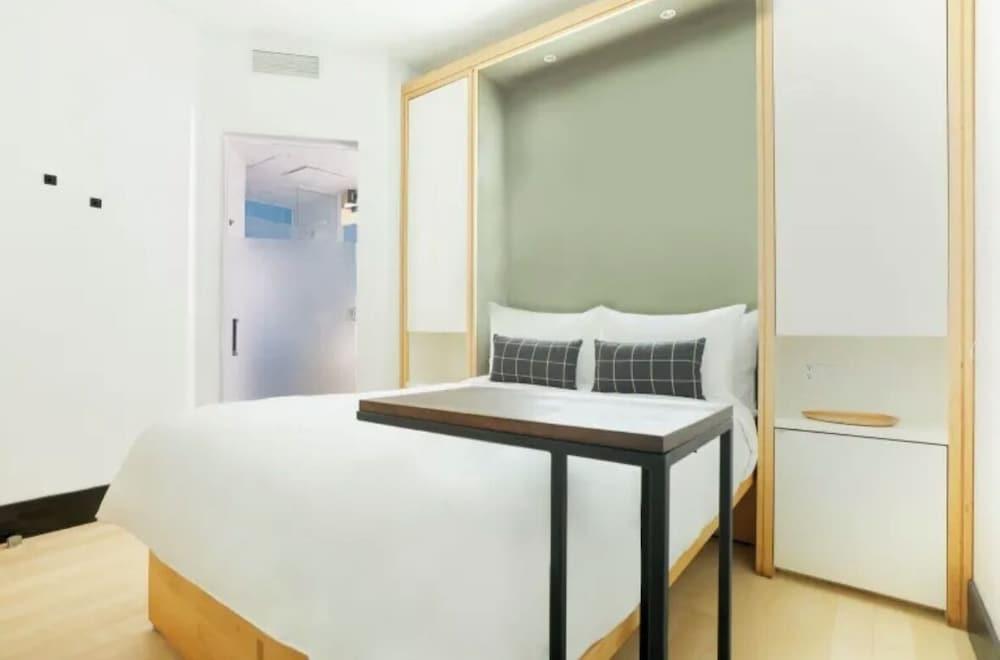The Beverley Hotel Room Type - The Standard