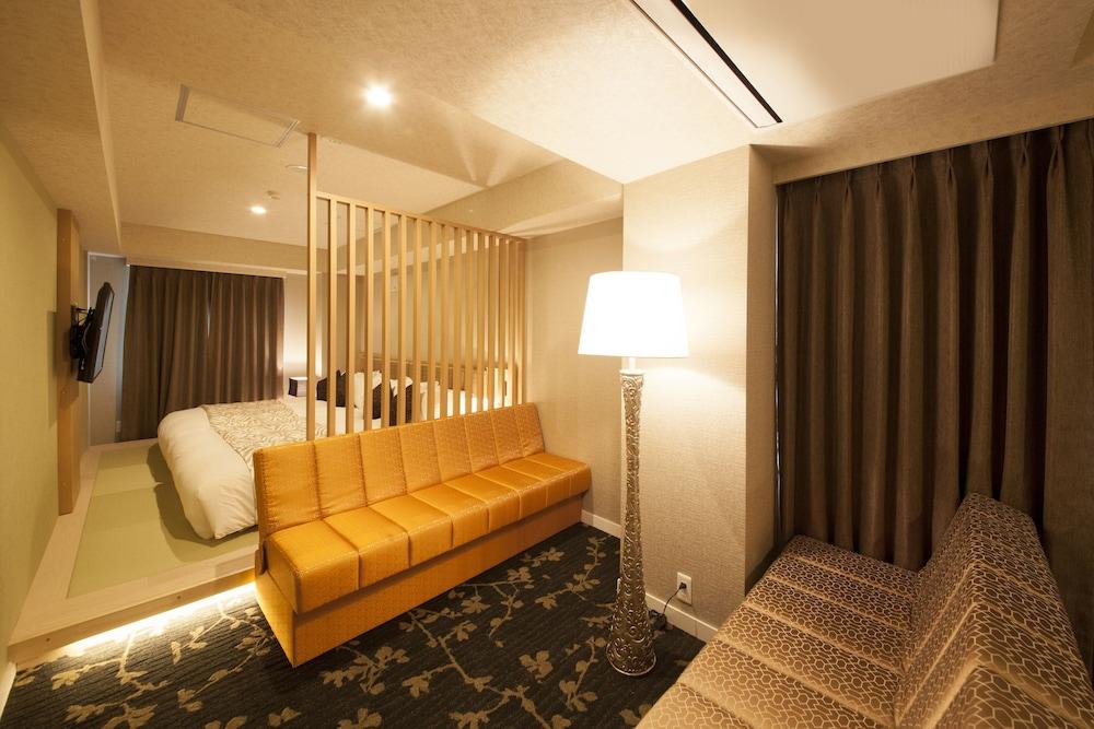 Centurion Hotel Grand Akasaka Room Type - Healing Twin Room -Non Smoking (2 Double Bed) - Anex - Sofa bed is from 5th Adult Centurion Hotel Grand Akasaka Room Type - Healing Twin Room -Non Smoking (2 Double Bed) - Anex - Sofa bed is from 5th Adult