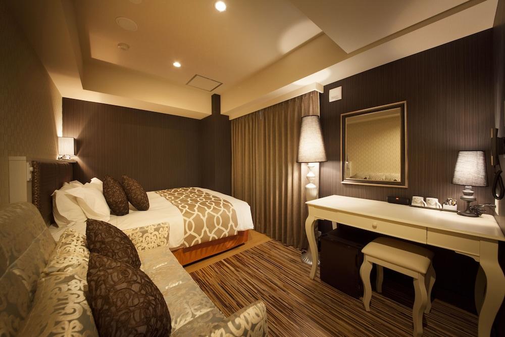 Centurion Hotel Grand Akasaka Room Type - Moderate King Room -Non Smoking (1 King Bed) - Annex - Sofa bed is from 3rd Adult Centurion Hotel Grand Akasaka Room Type - Moderate King Room -Non Smoking (1 King Bed) - Annex - Sofa bed is from 3rd Adult