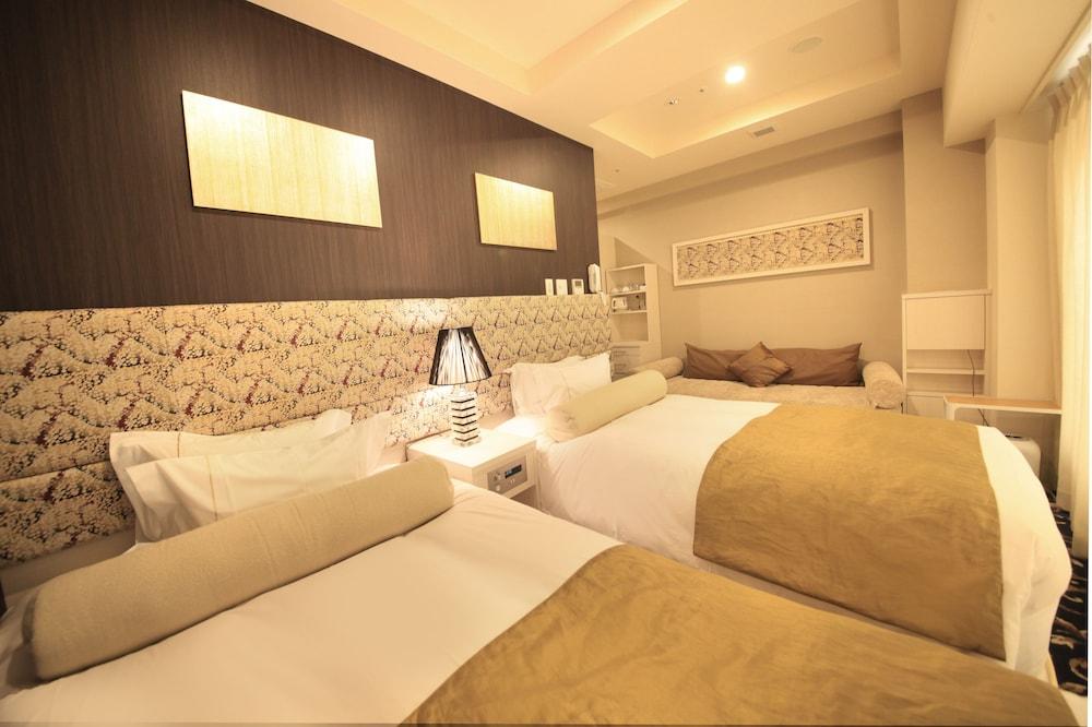 Centurion Hotel Grand Akasaka Room Type - Superior Twin Room -Non Smoking (2 Semi-double Bed) - Sofa bed is from 3rd Adult