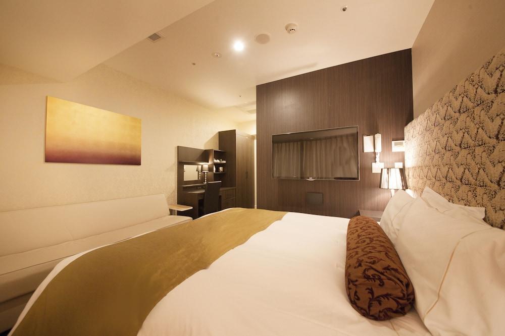 Centurion Hotel Grand Akasaka Room Type - Superior King Room -Non Smoking (1 King Bed) - Sofa bed is from 3rd Adult