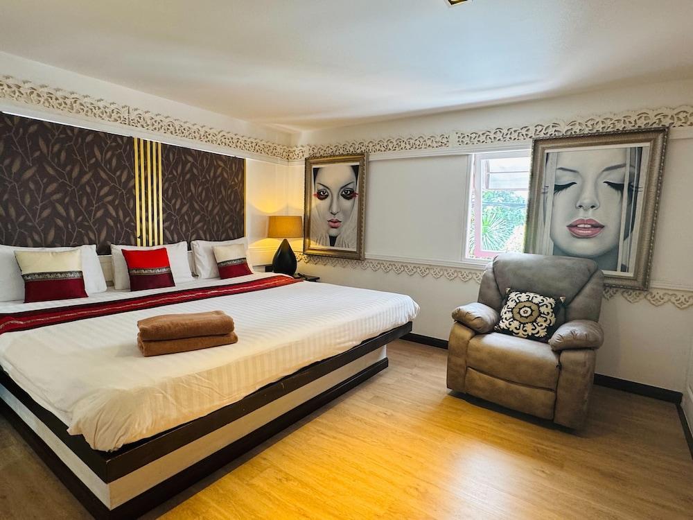 Baipho Lifestyle Room Type - Executive Deluxe Room