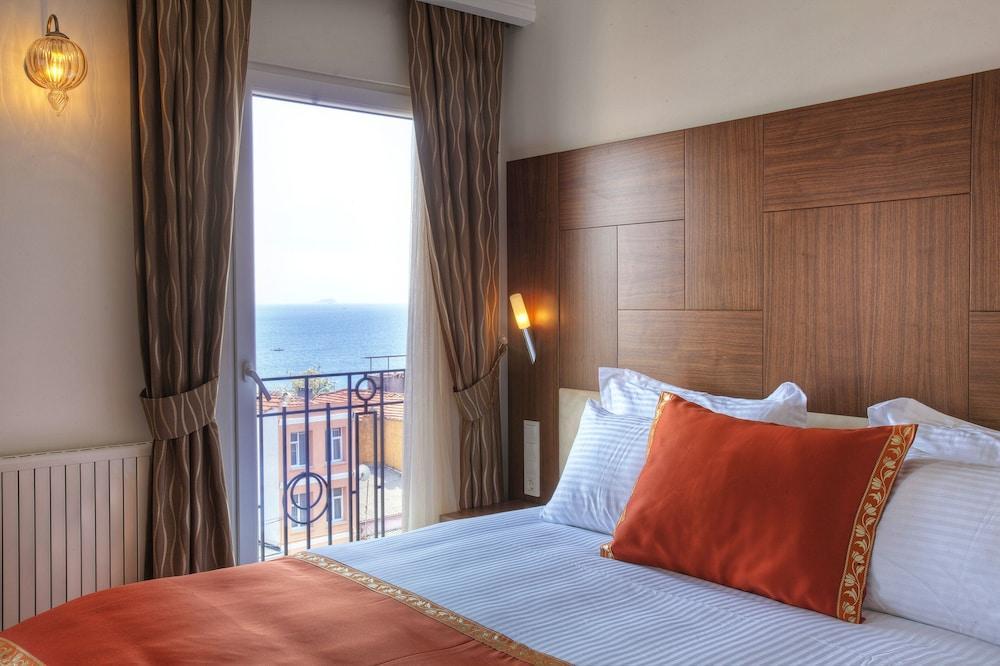 Aren Suites Room Type - Superior Double Room with Sea View