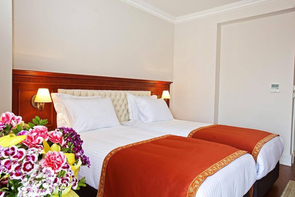 Aren Suites Room Type - Standard Double Room - Ground Floor