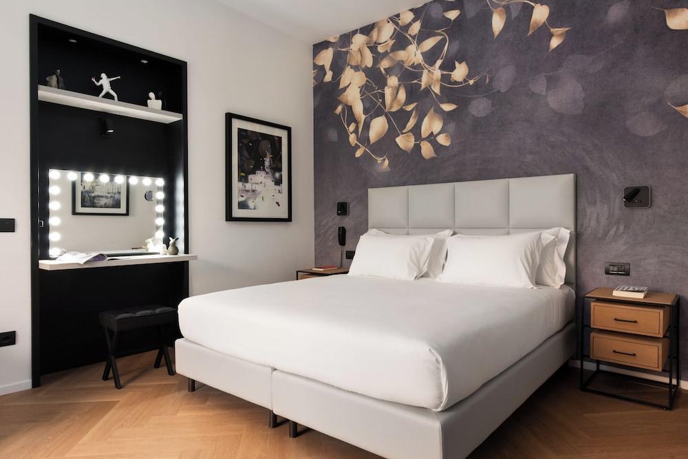 AT FORTY ONE Room Type - Open Suite Deluxe