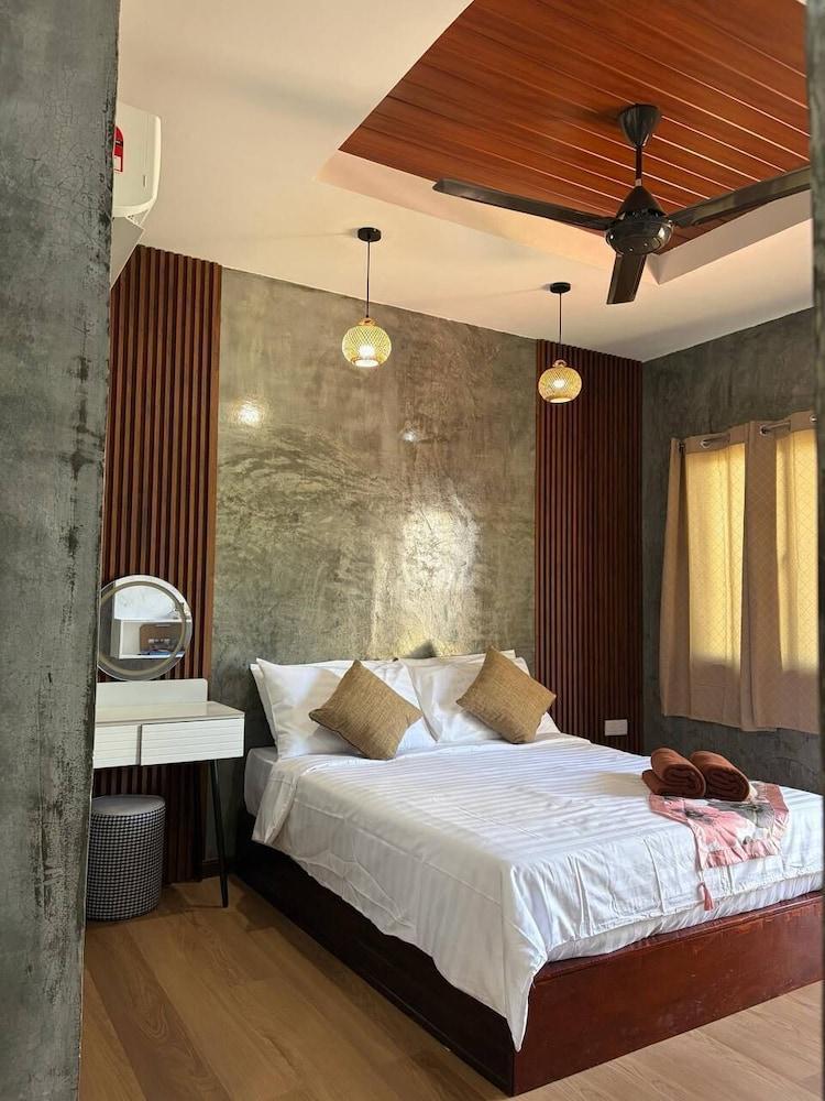 Corrie Chalet Pantai Cenang Langkawi Room Type - Chalet Queen