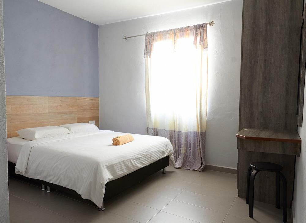 Corrie Chalet Pantai Cenang Langkawi Room Type - Family Deluxe