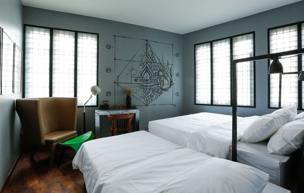 Bangkok Bed and Bike - Hostel Room Type - Deluxe Family Boutique Tricycle Room