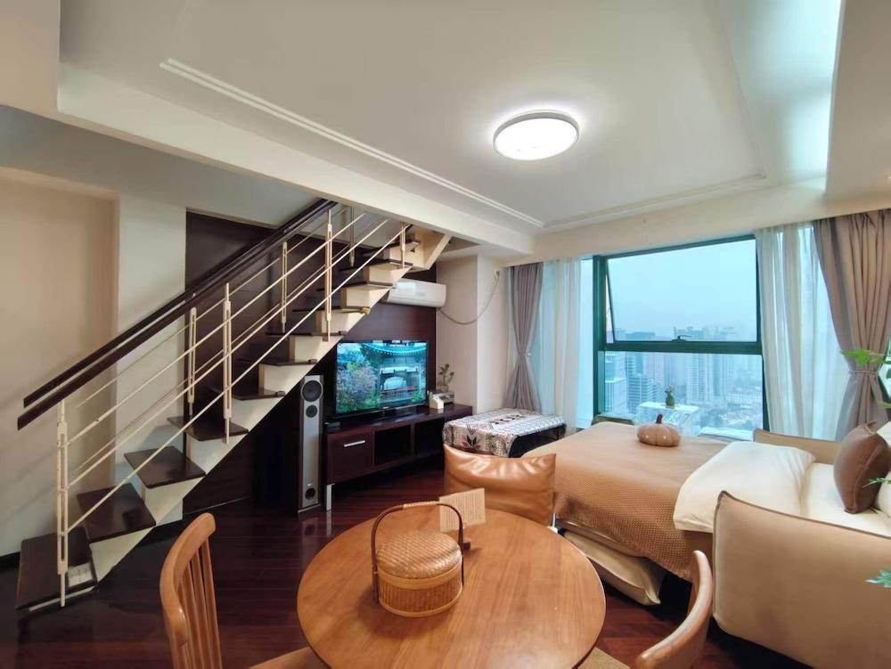 World Union Service Apartment Cosmo Room Type - Grand Duplex, Bathtub, City View