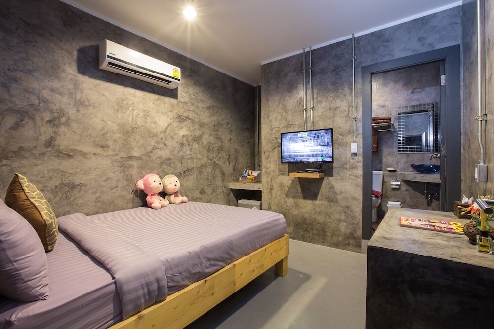 Na Siam Guesthouse - Tap to explore photos