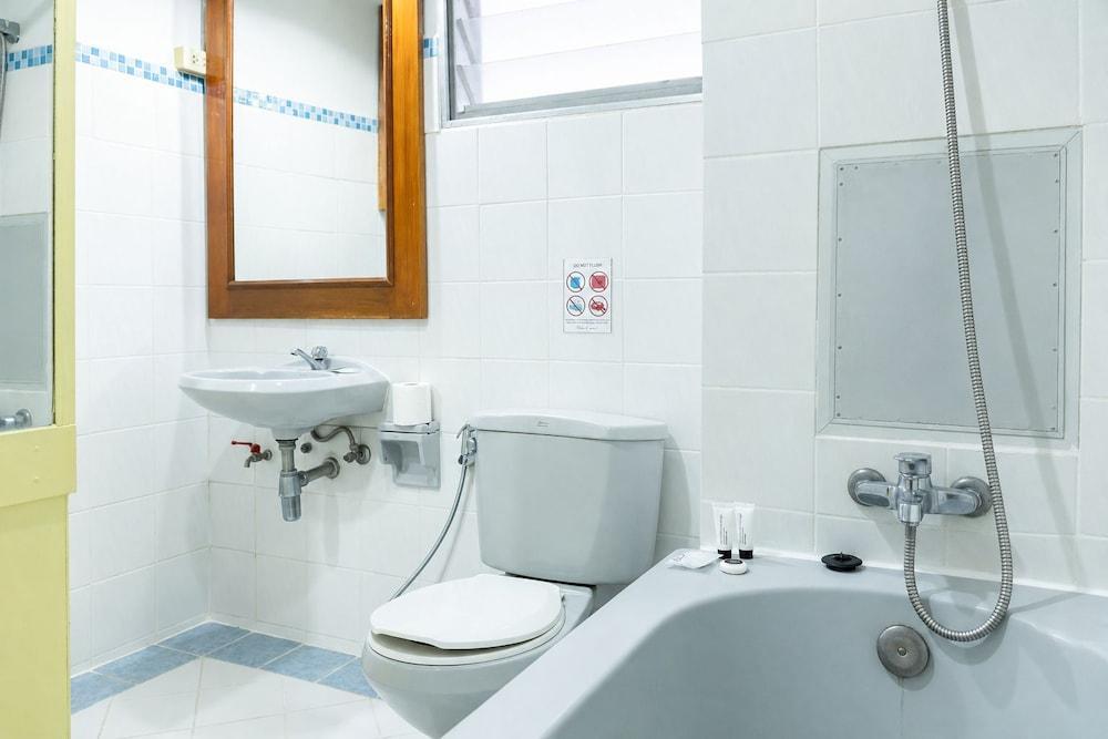 The Kaze 34 Hotel and Serviced Residence - Tap to explore photos