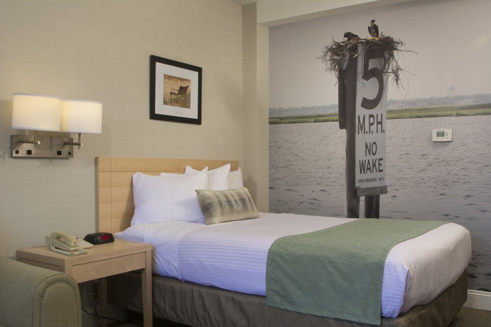 Adria Hotel And Conference Center Room Type - Studio, 1 Queen Bed, Non Smoking