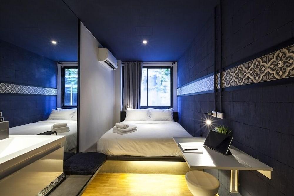 Fulfill Phuket Hostel Room Type - Private Double Room
