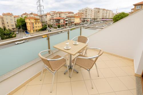 Grand Hotel Avcilar - Tap to explore photos