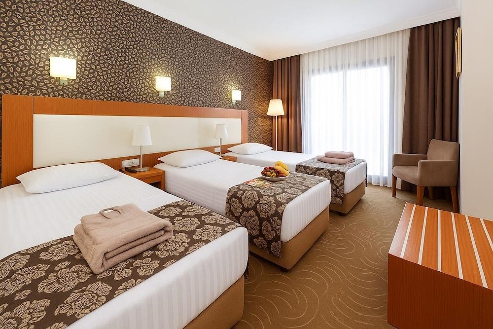 Grand Hotel Avcilar Room Type - Triple Room