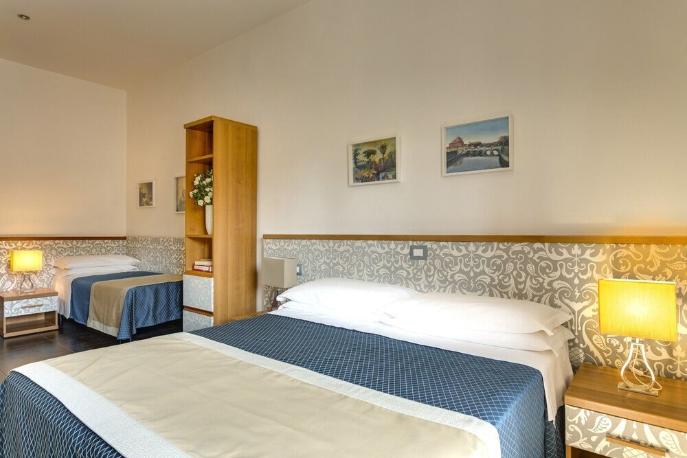 Hotel Marcantonio Rome Room Type - Quadruple Room Hotel Marcantonio Rome Room Type - Quadruple Room