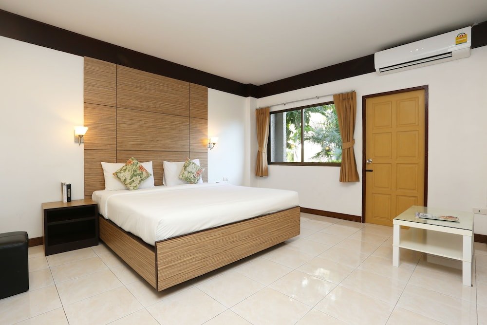 Pattra Mansion by AKSARA Collection Room Type - Corner Room