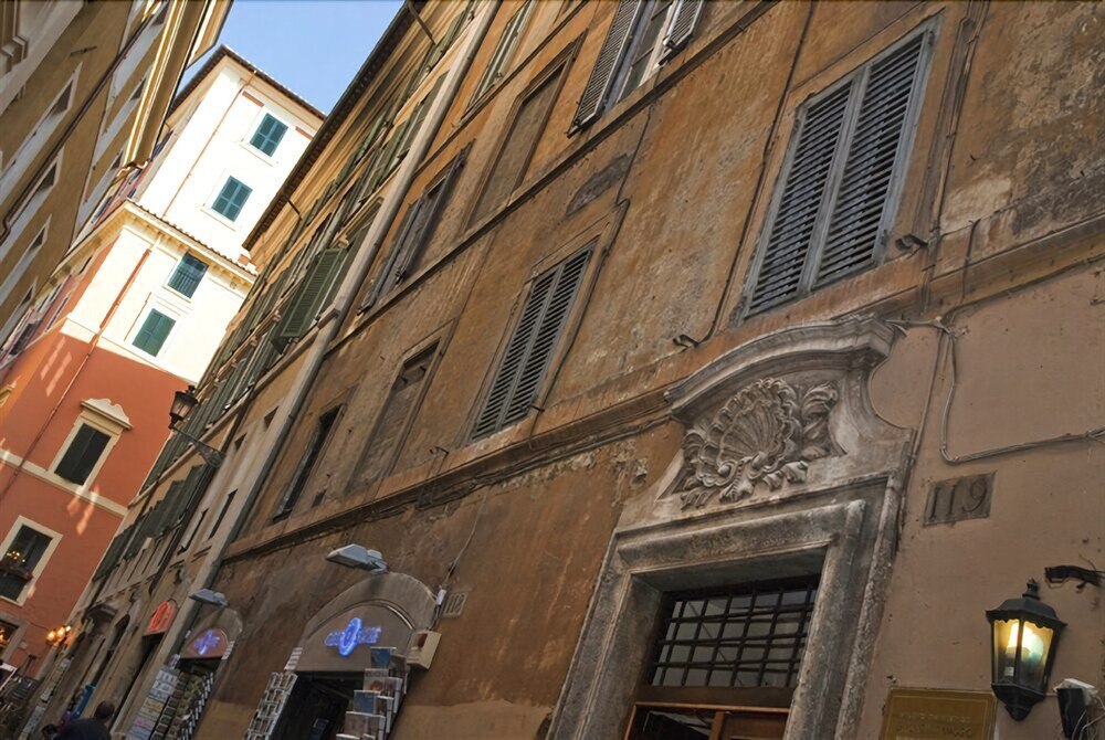 Pantheon Relais - Tap to explore photos
