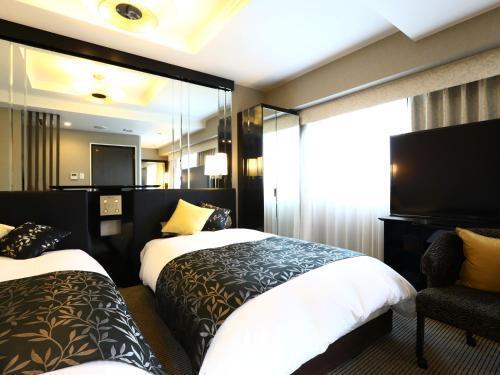 APA Hotel Higashi Nihombashi Ekimae - Tap to explore photos