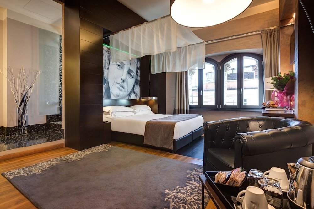 Dharma Luxury Hotel & Spa. Room Type - Suite, Hot Tub
