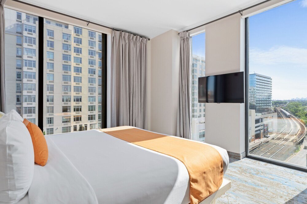 The Parc Hotel Room Type - Deluxe King Room - Skyline View