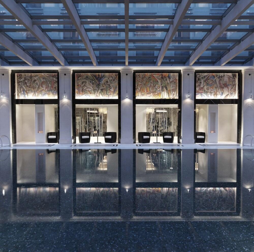 Four Seasons Hotel Moscow - Tap to explore photos