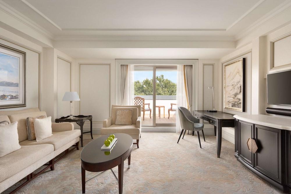 Shangri-La Bosphorus Istanbul Room Type - Executive Bosphorus Suite