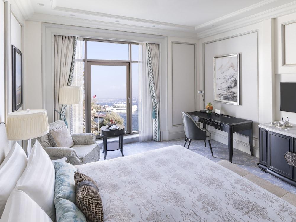 Shangri-La Bosphorus Istanbul Room Type - Deluxe Bosphorus Room Partial View 1 King Shangri-La Bosphorus Istanbul Room Type - Deluxe Bosphorus Room Partial View 1 King