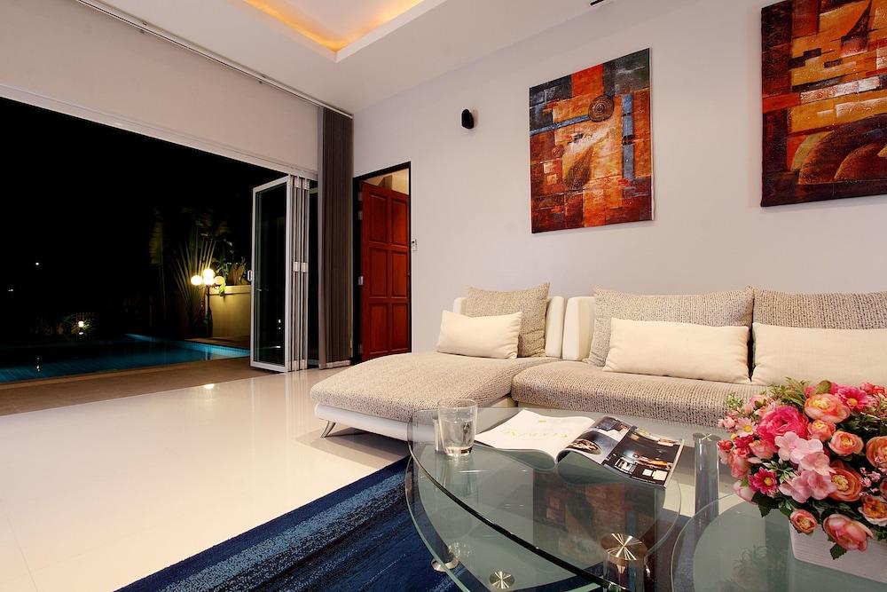 Phuket Lagoon Pool Villa - Tap to explore photos